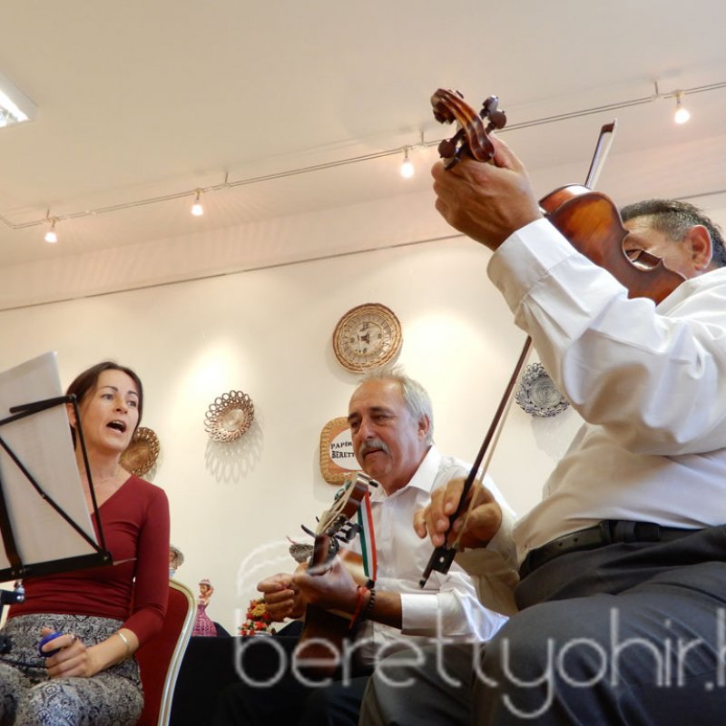 A berettyóújfalui papírfonó kör kiállítása 10